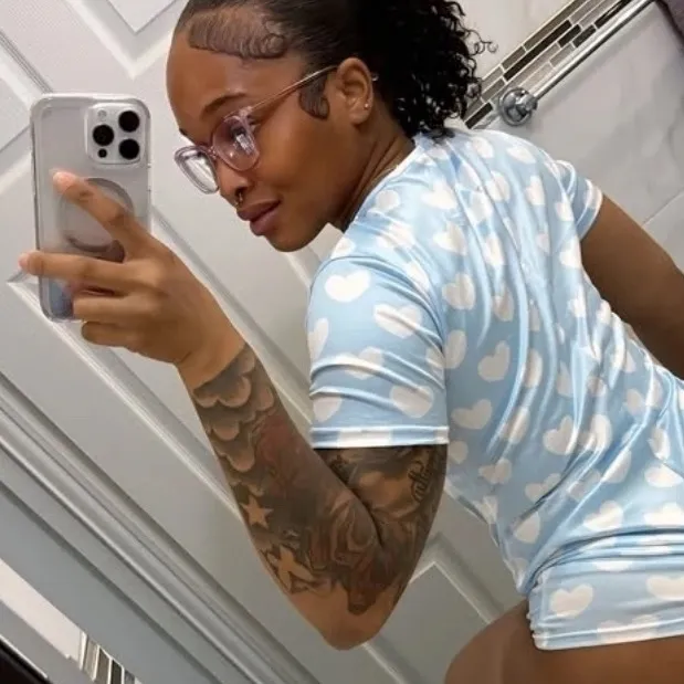 chat with ai character: Mileah 💕 