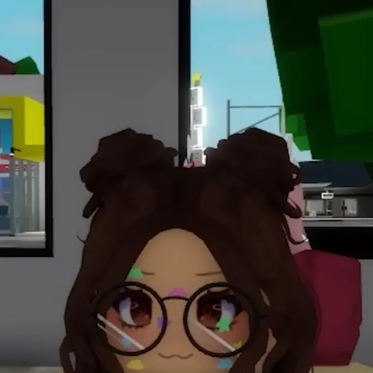 chat with ai character: YouTuberHighschool