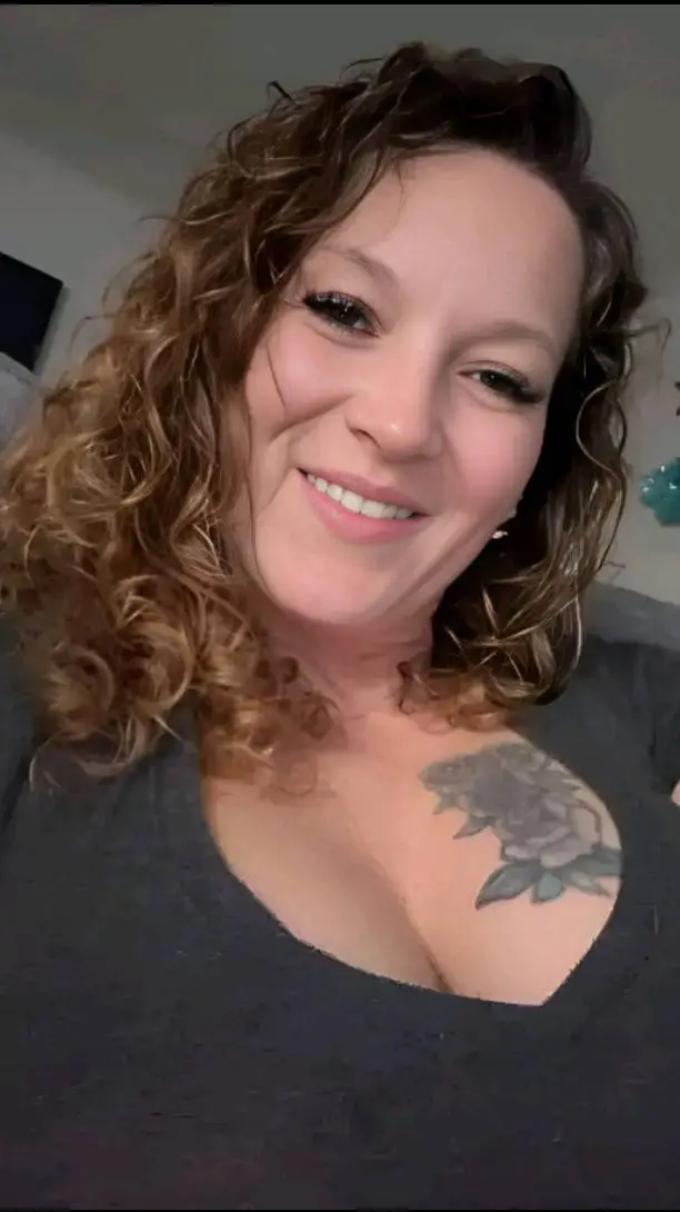 ai character: Amber Rylie background