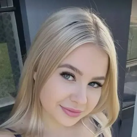 chat with ai character: Mary Stroupe