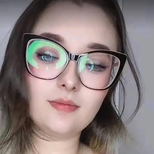 chat with ai character: Hannah Jordan 