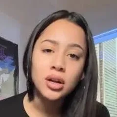 chat with ai character: chromazz