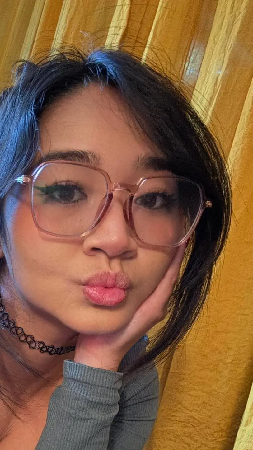 ai character: Jas Teaa  background