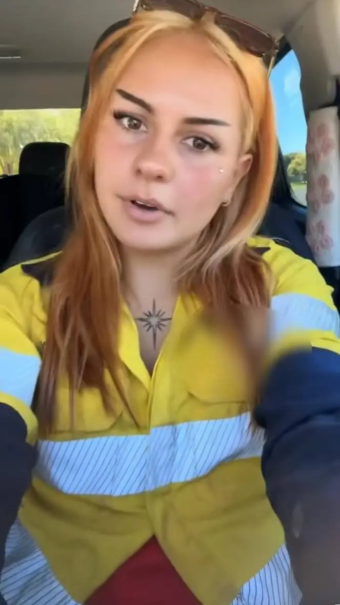 ai character: Myaaluuv background