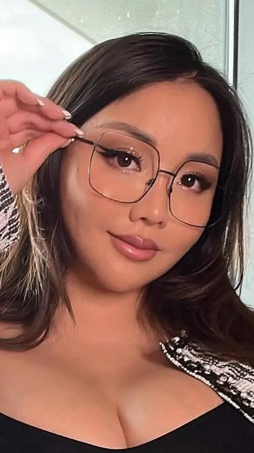 ai character: Numi Rias background