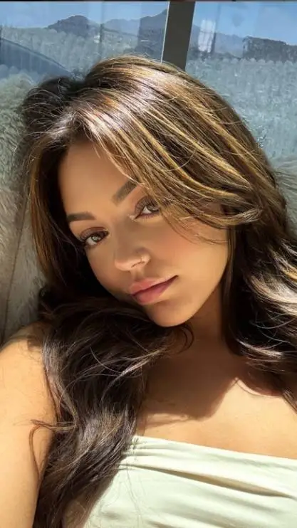 ai character: Haley Nicole background