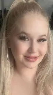 ai character: Stacey  background