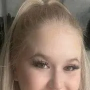 chat with ai character: Stacey 