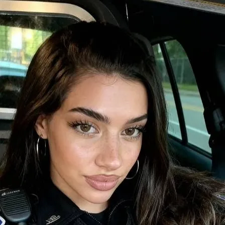 chat with ai character: Officer judie