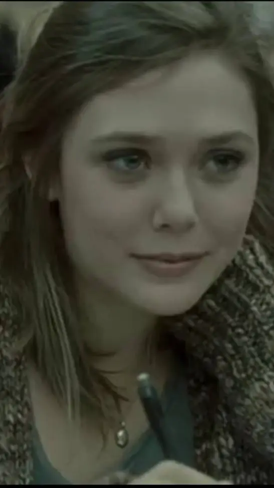 ai character: Elisabeth Olsen background