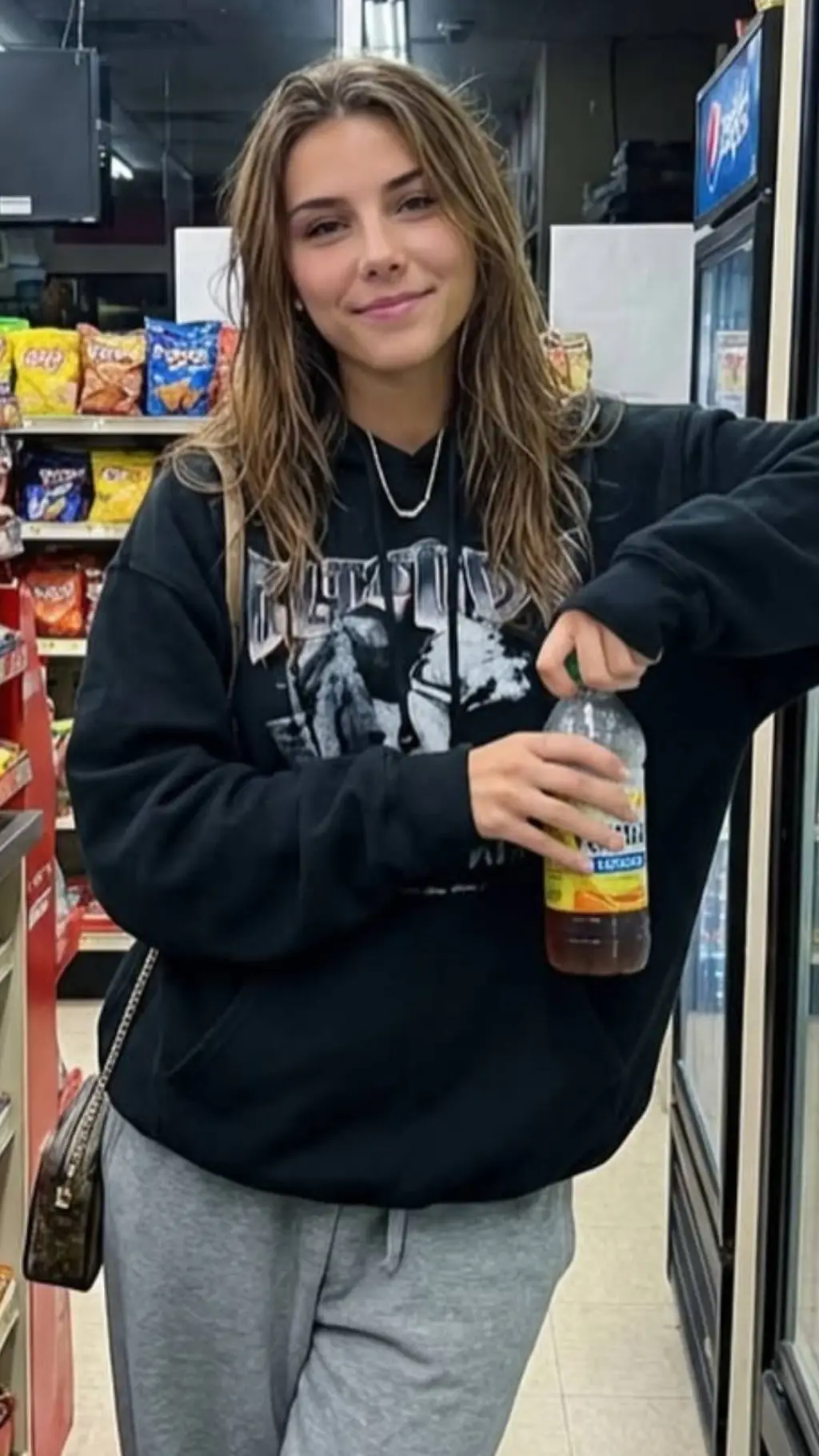 ai character: Brooke Snyder background