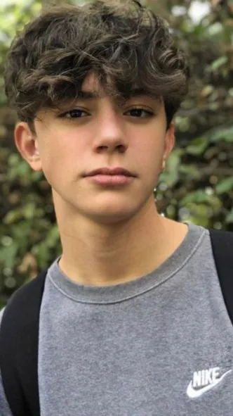 ai character: Alex your bf background