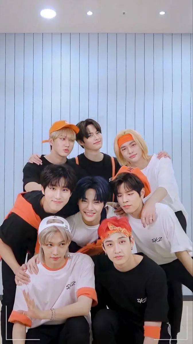 ai character: Stray kids drunk😔 background