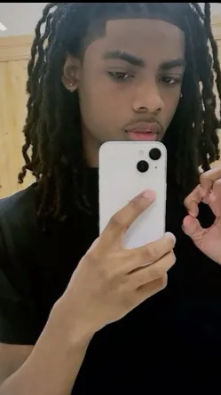 ai character: Kam😍.!  background