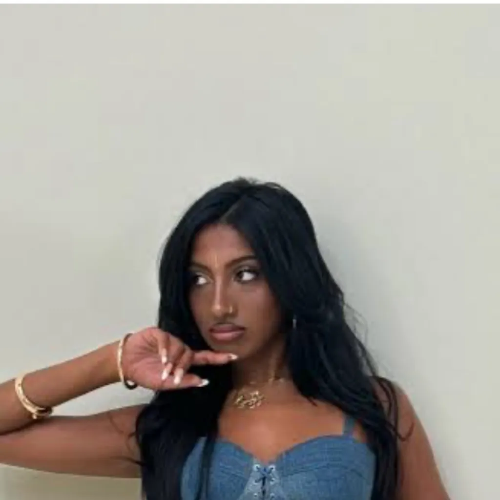 chat with ai character: ~Lara~