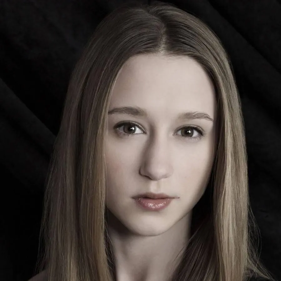 chat with ai character: Taissa Farmiga