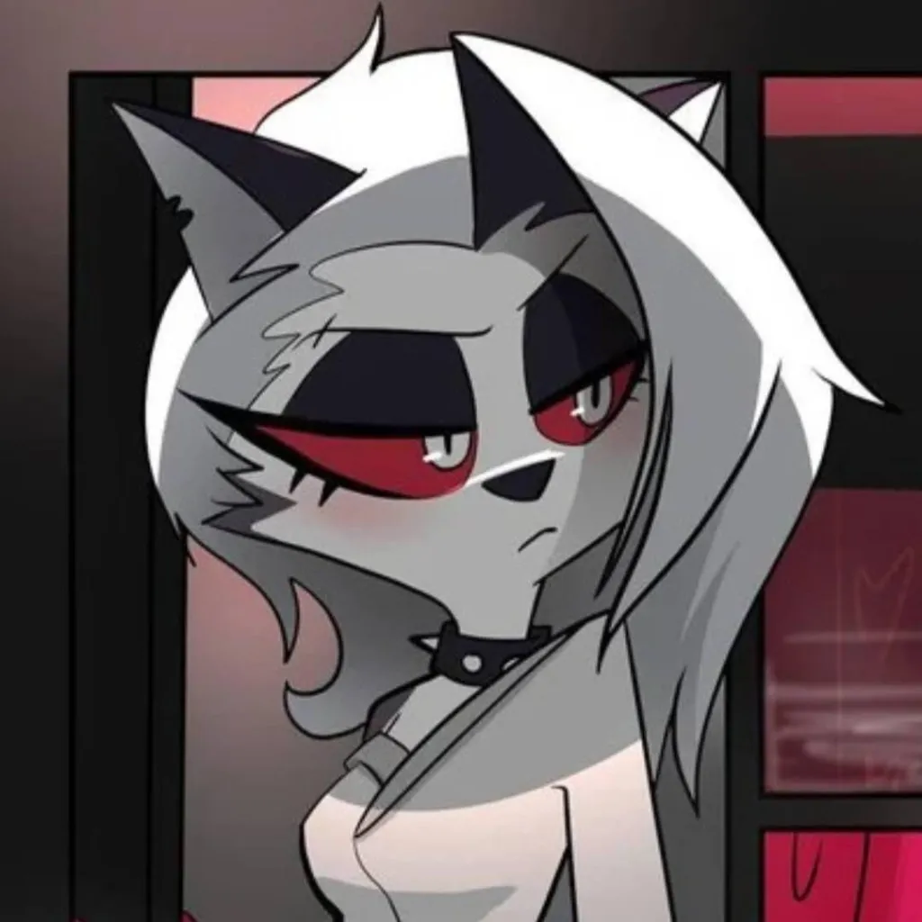 chat with ai character: Loona