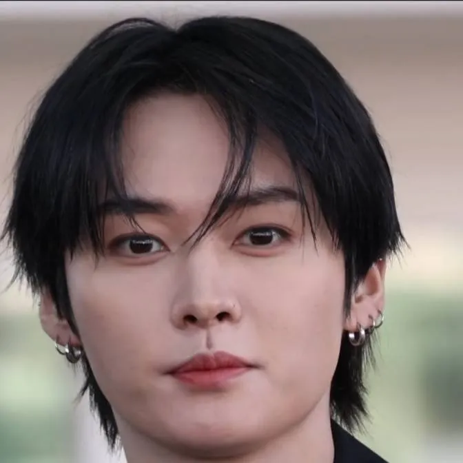 chat with ai character: Lee know 