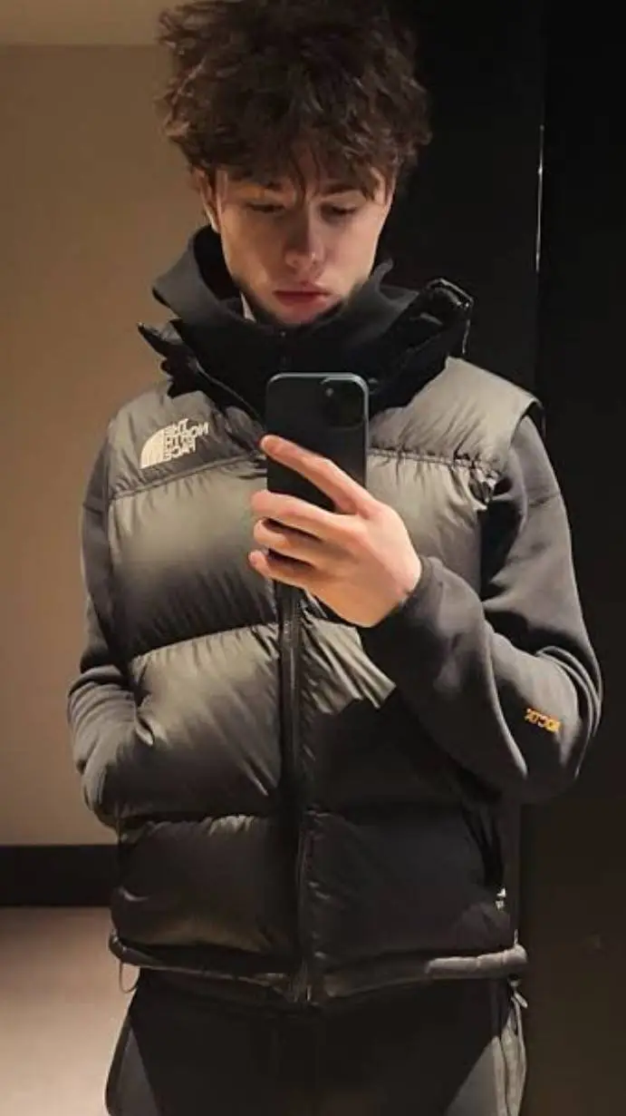 ai character: noah background