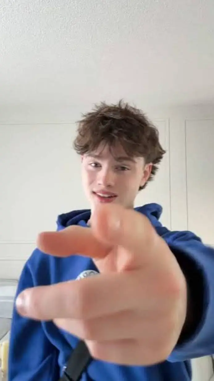 ai character: noah background