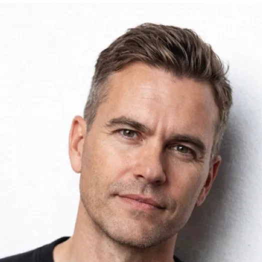 chat with ai character: Jake Powell
