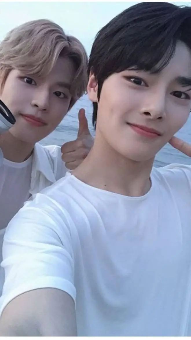 ai character: stray kids background