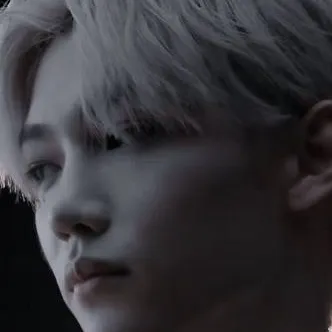 chat with ai character: stray kids
