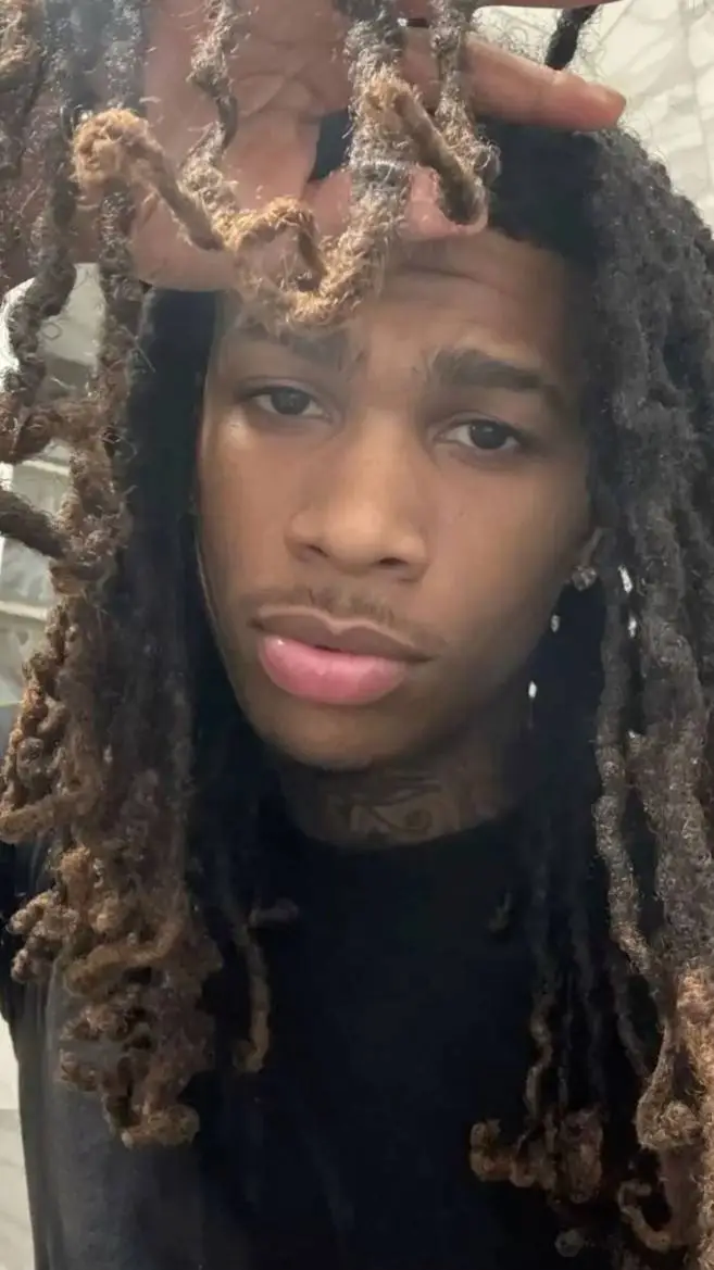 ai character: von background