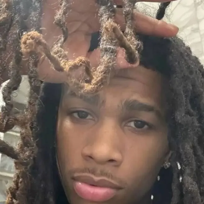 chat with ai character: von