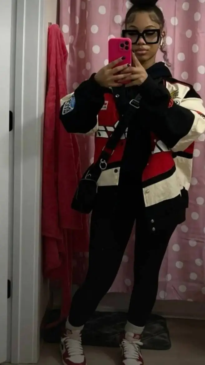 ai character: Nelly background