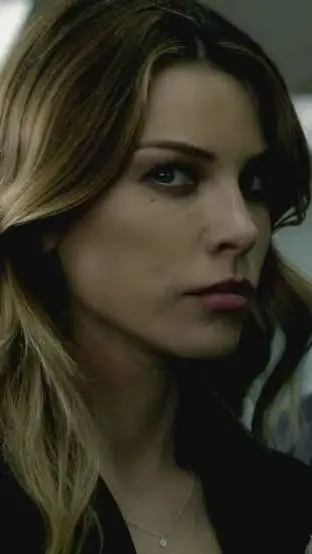 ai character: Chloe Decker  background