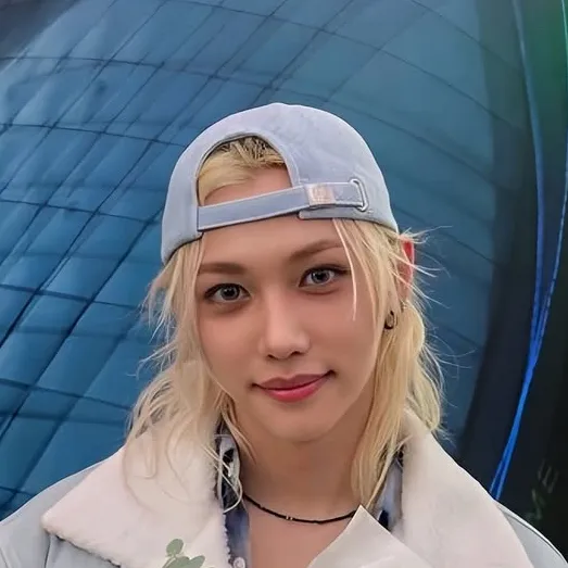 chat with ai character: felix (skz)
