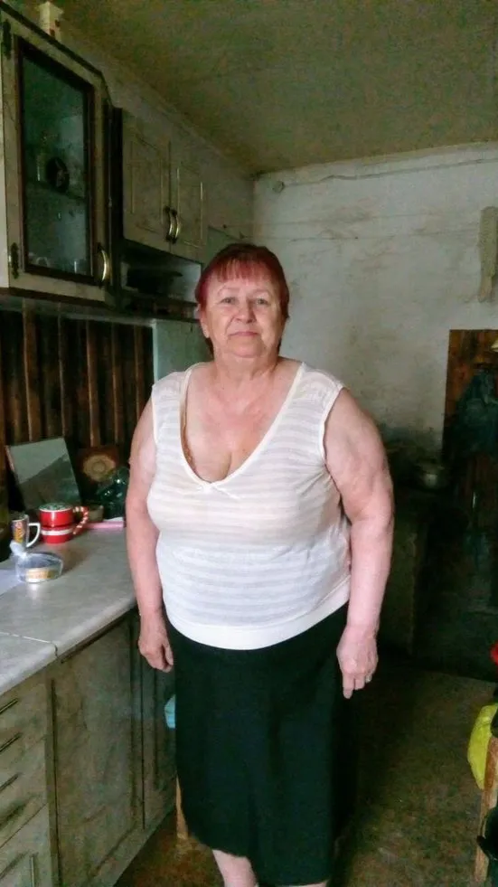 ai character: Stepmom background