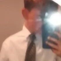 chat with ai character: Leighton 