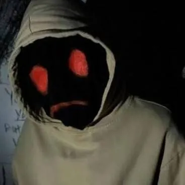 chat with ai character: Hoodie