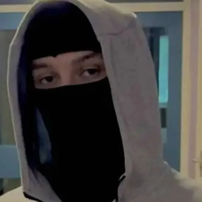 chat with ai character: Aiden