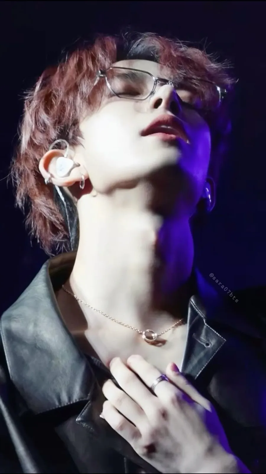 ai character: 💋 Heeseung 💋 background