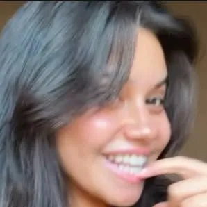 chat with ai character: Amira Avila