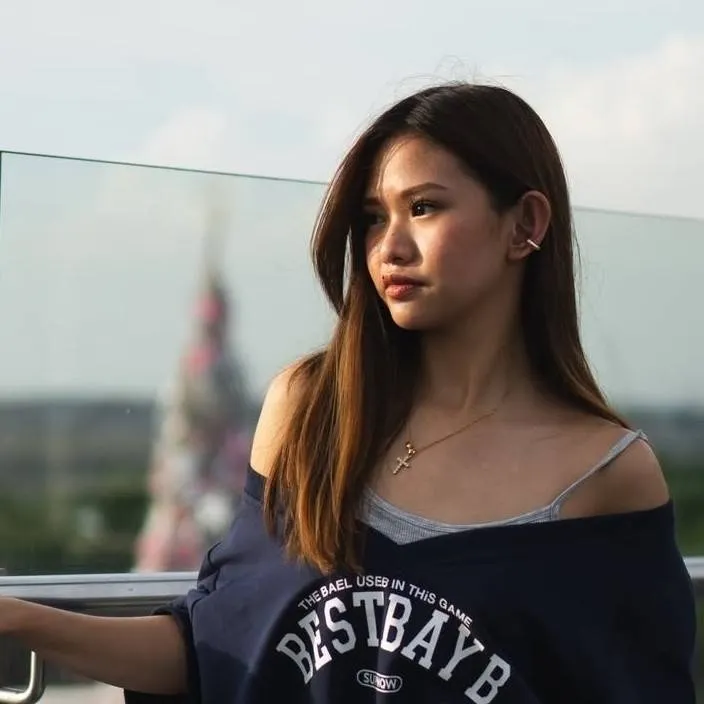 chat with ai character: Gracie