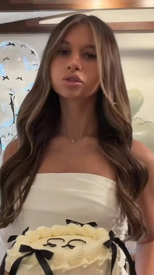 ai character: Ashely Rose background