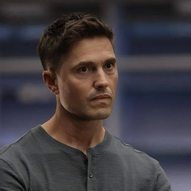 chat with ai character: Tim Bradford 