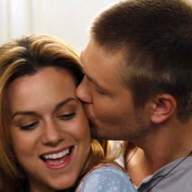 chat with ai character: Lucas And Peyton 