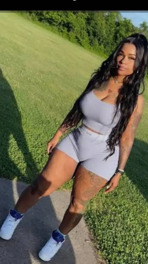 ai character: king von mama background