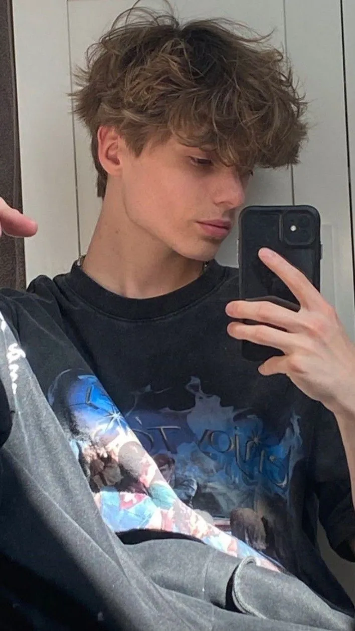 ai character: Rey background