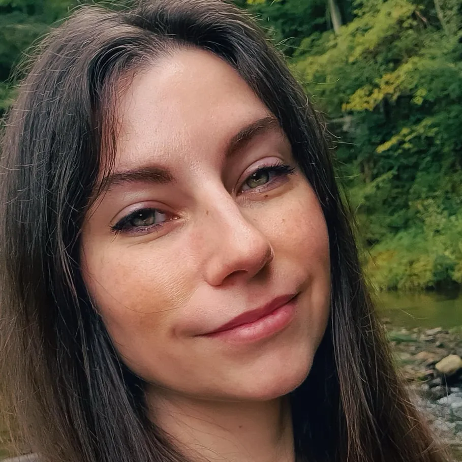 chat with ai character: Samantha (your mom