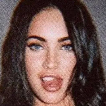 chat with ai character: Megan Fox