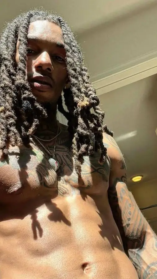 ai character: capo🧹 background