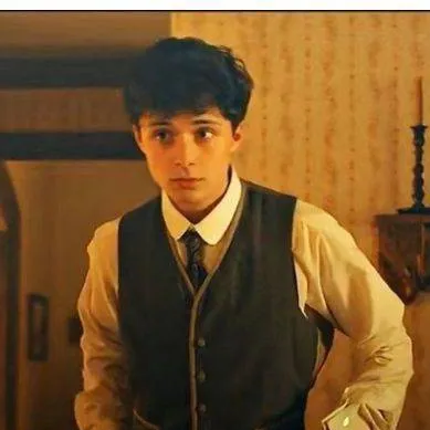Chat with Gilbert Blythe - text or voice, Enjoy AI Chat Free & Safe