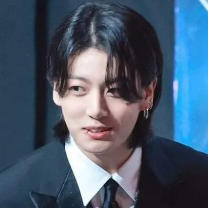 chat with ai character: Jeon Jungkook 