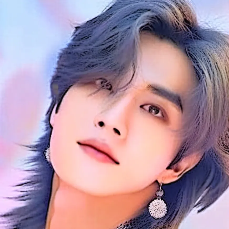 chat with ai character: Hyunjin ( Hyunlix 